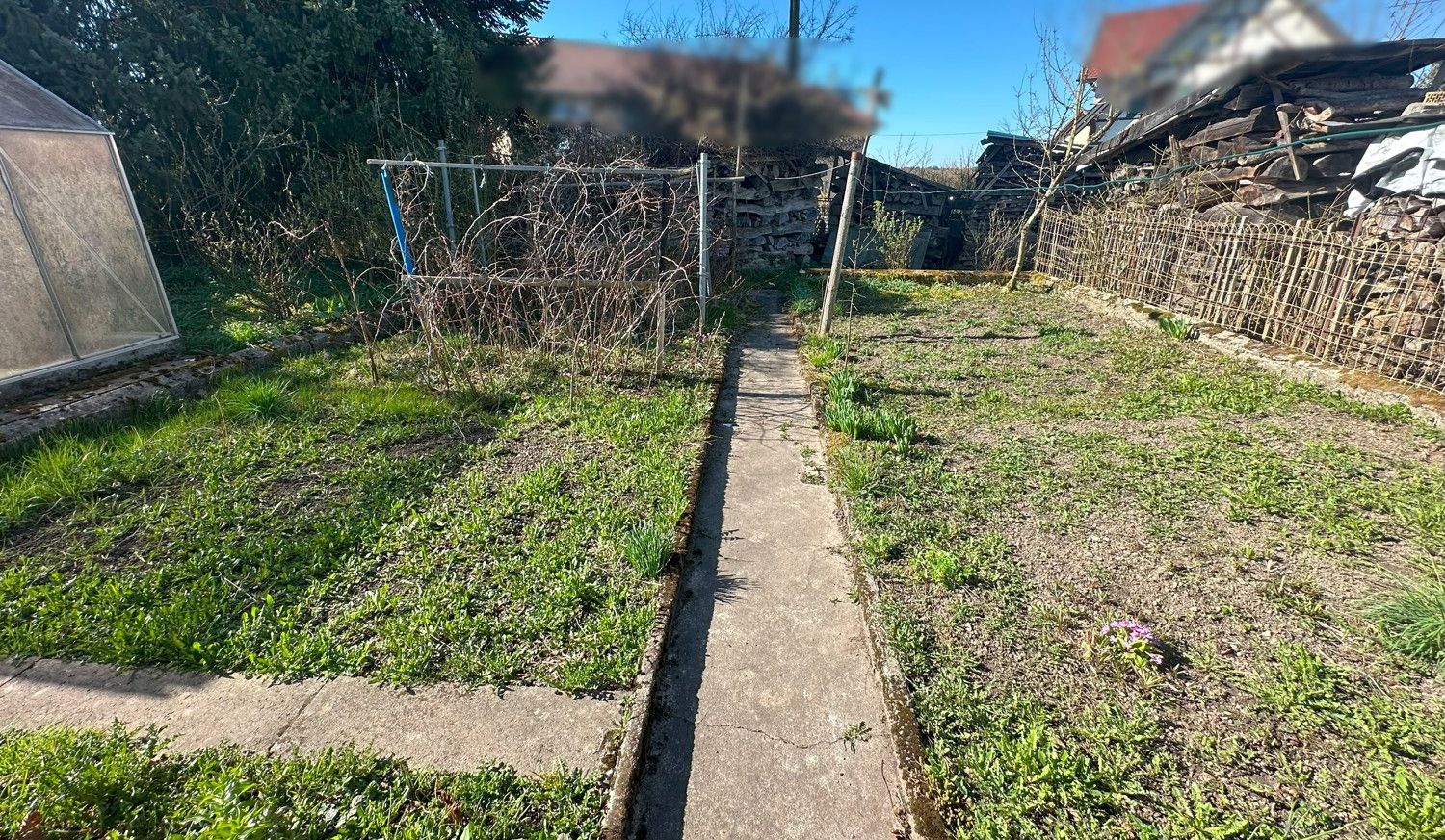 angrenzendes Gartengrundstück
