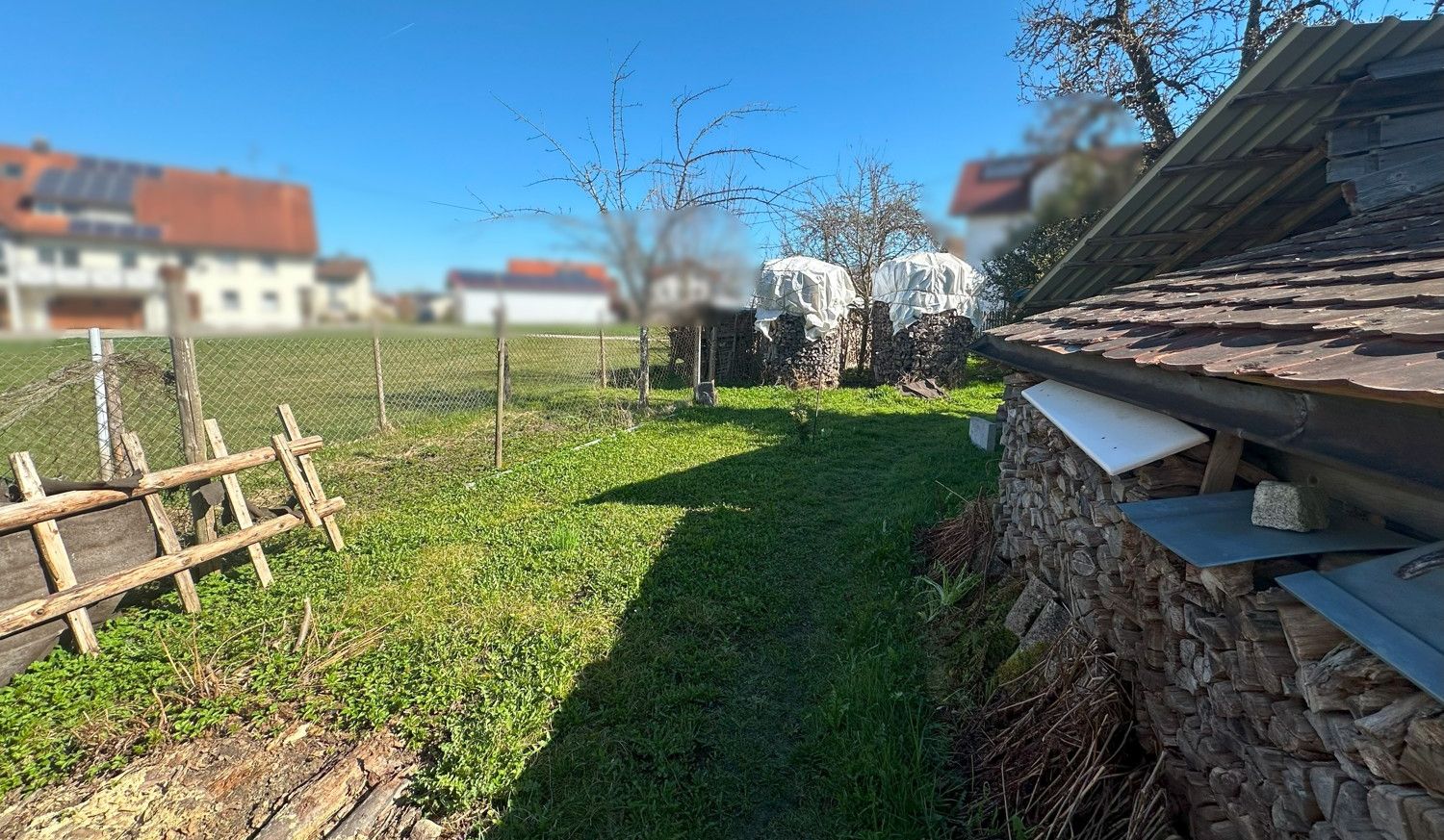 angrenzendes Gartengrundstück