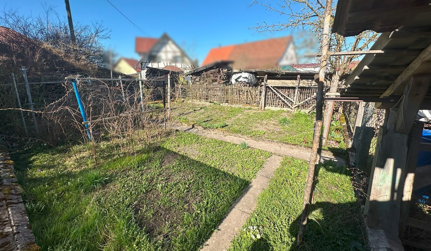 angrenzendes Gartengrundstück
