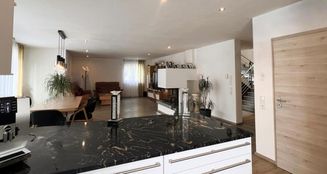 von_poll_real_estate_property_25258013_image_0