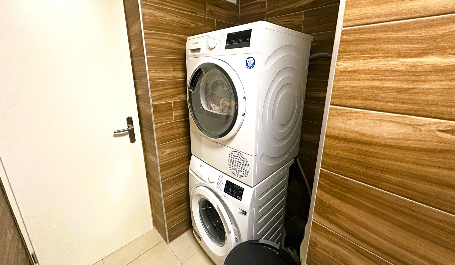 Platz für Waschmaschine und Trockner