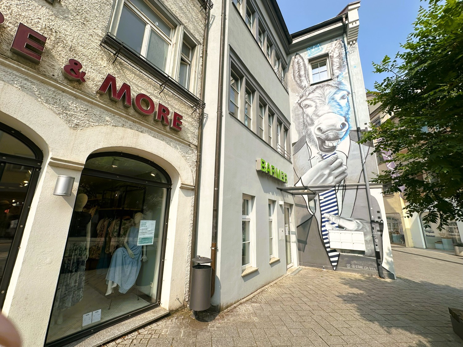 Gebäudeansicht Eingang