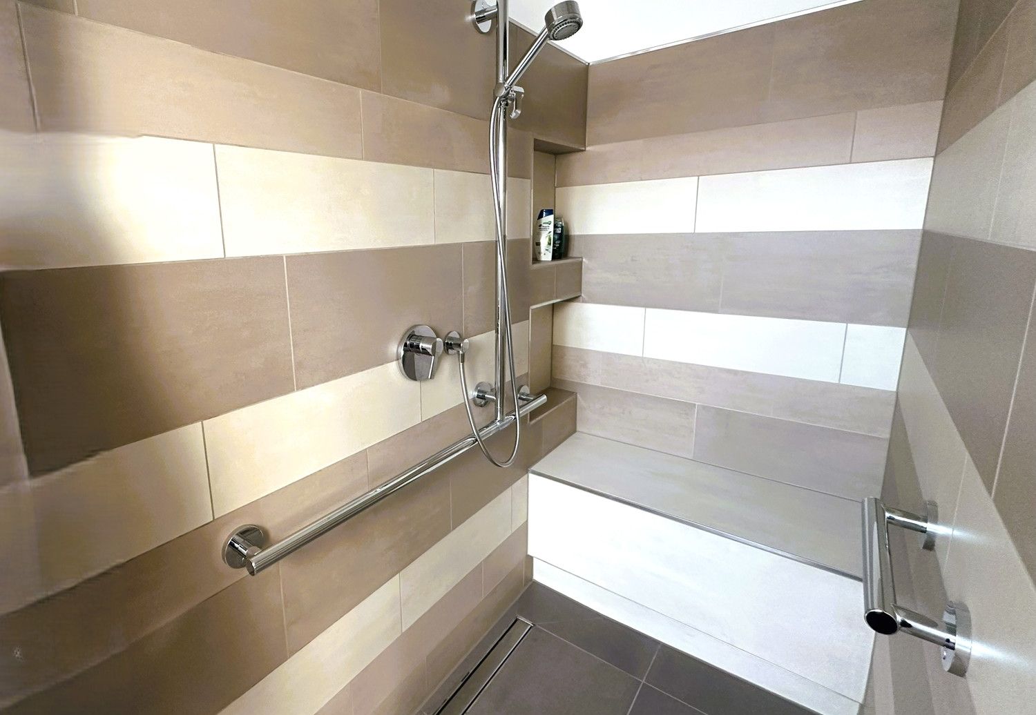 Dusche 2. Ebene