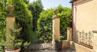 von_poll_real_estate_property_US570_image_1