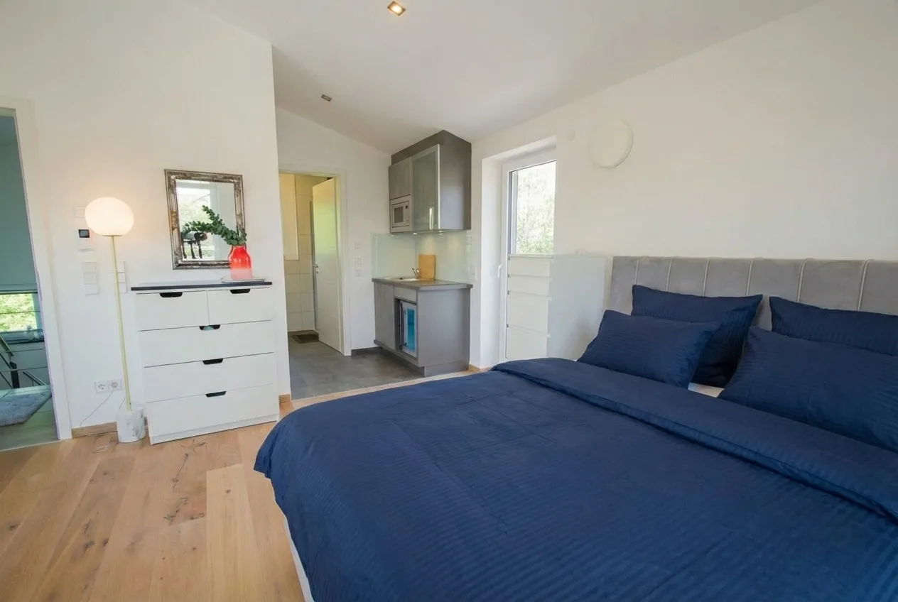 Anbau Wohn-/Schlafzimmer Whg. 4  DG
