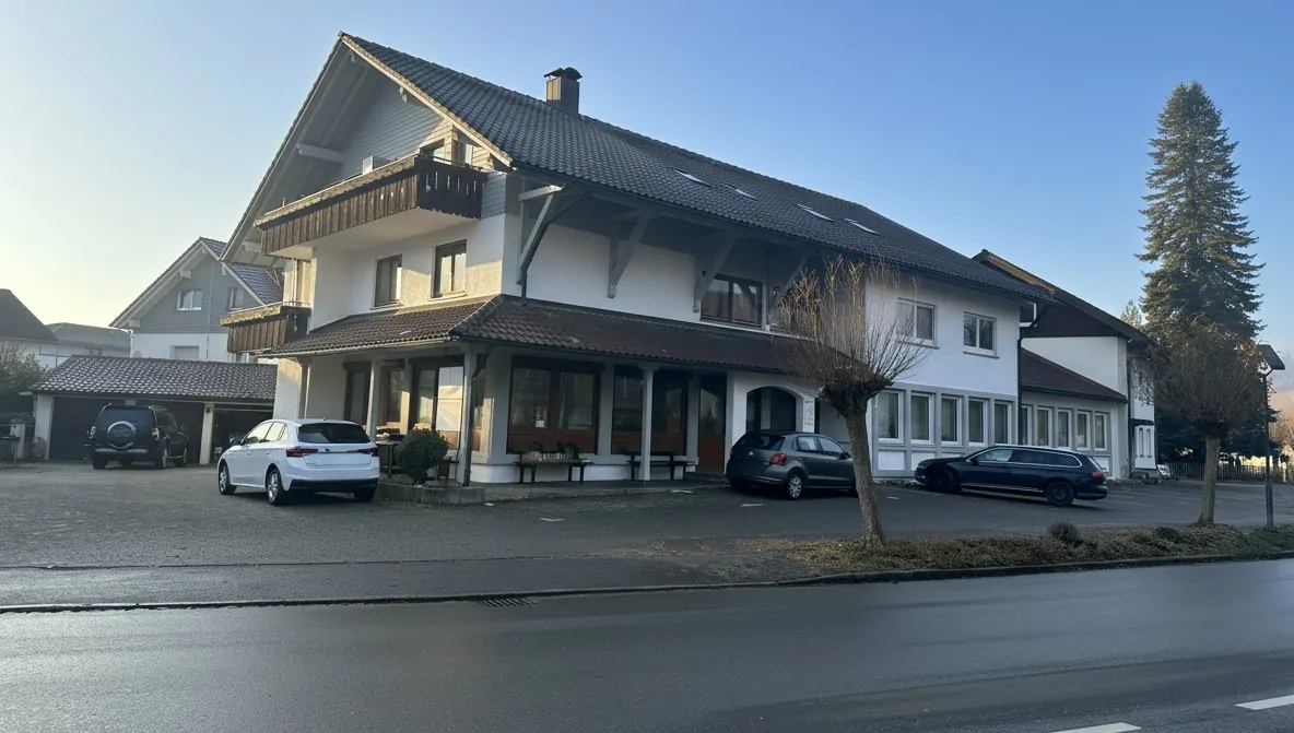 Gebäudeansicht Gesamt