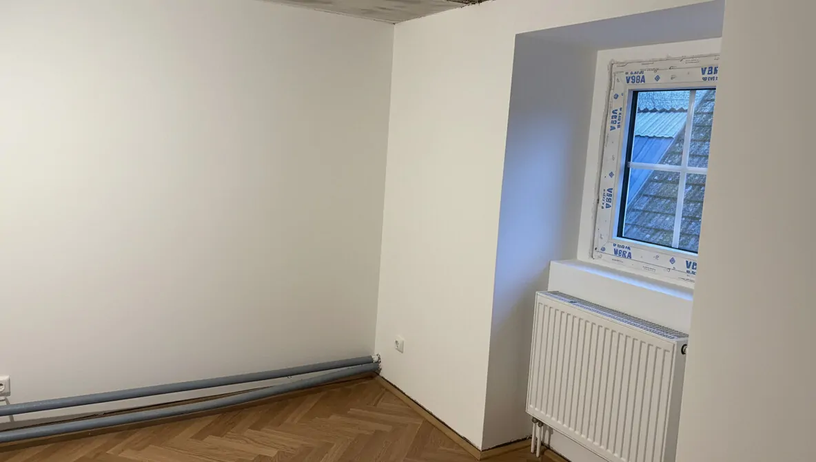 Zimmer OG KI gestaged