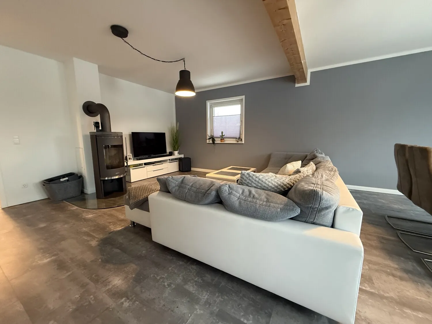 Wohnzimmer mit Kaminofen