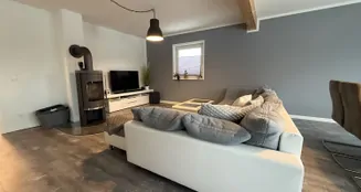 von_poll_real_estate_property_26472013_image_0