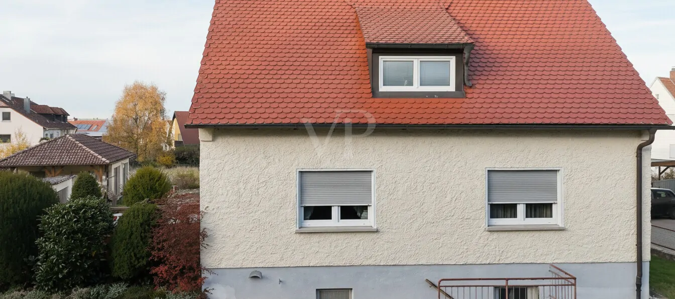 Großzügiges Familienhaus mit Gartenfreiheit und Raum für Visionen