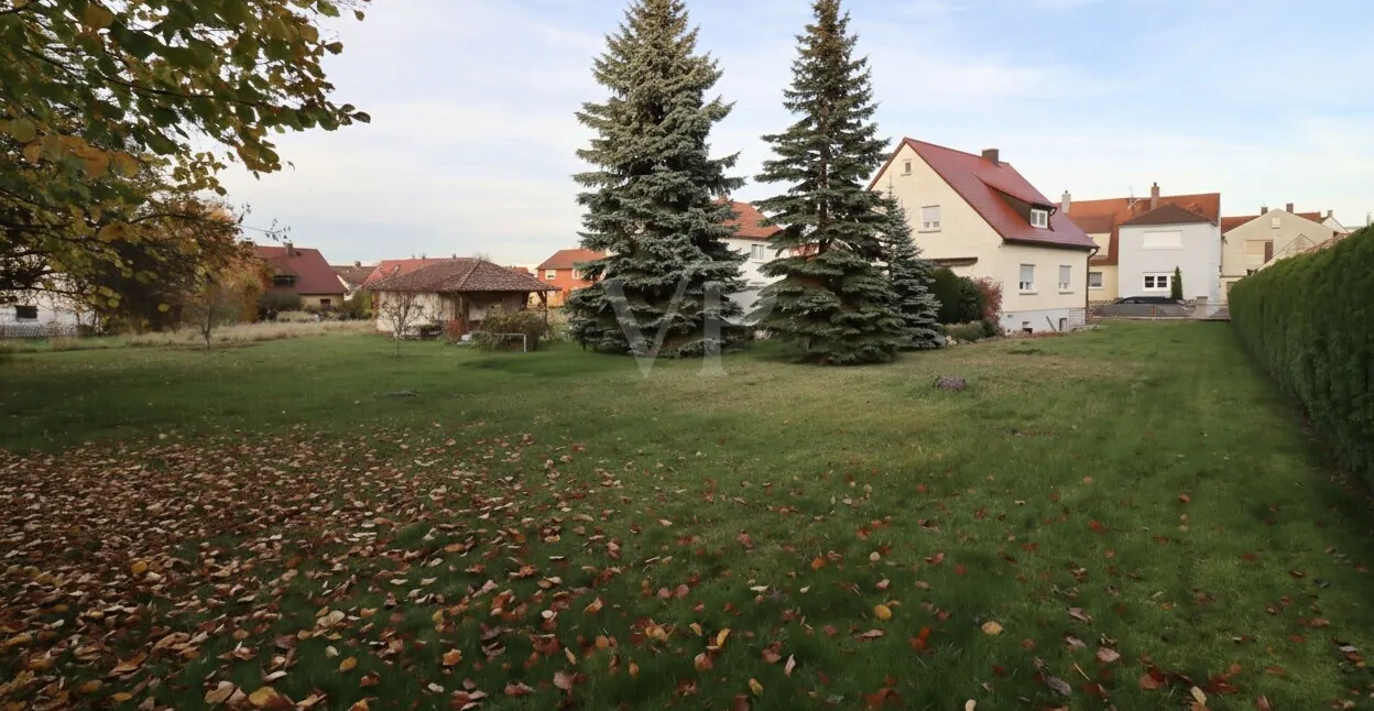 Großzügiges Familienhaus mit Gartenfreiheit und Raum für Visionen