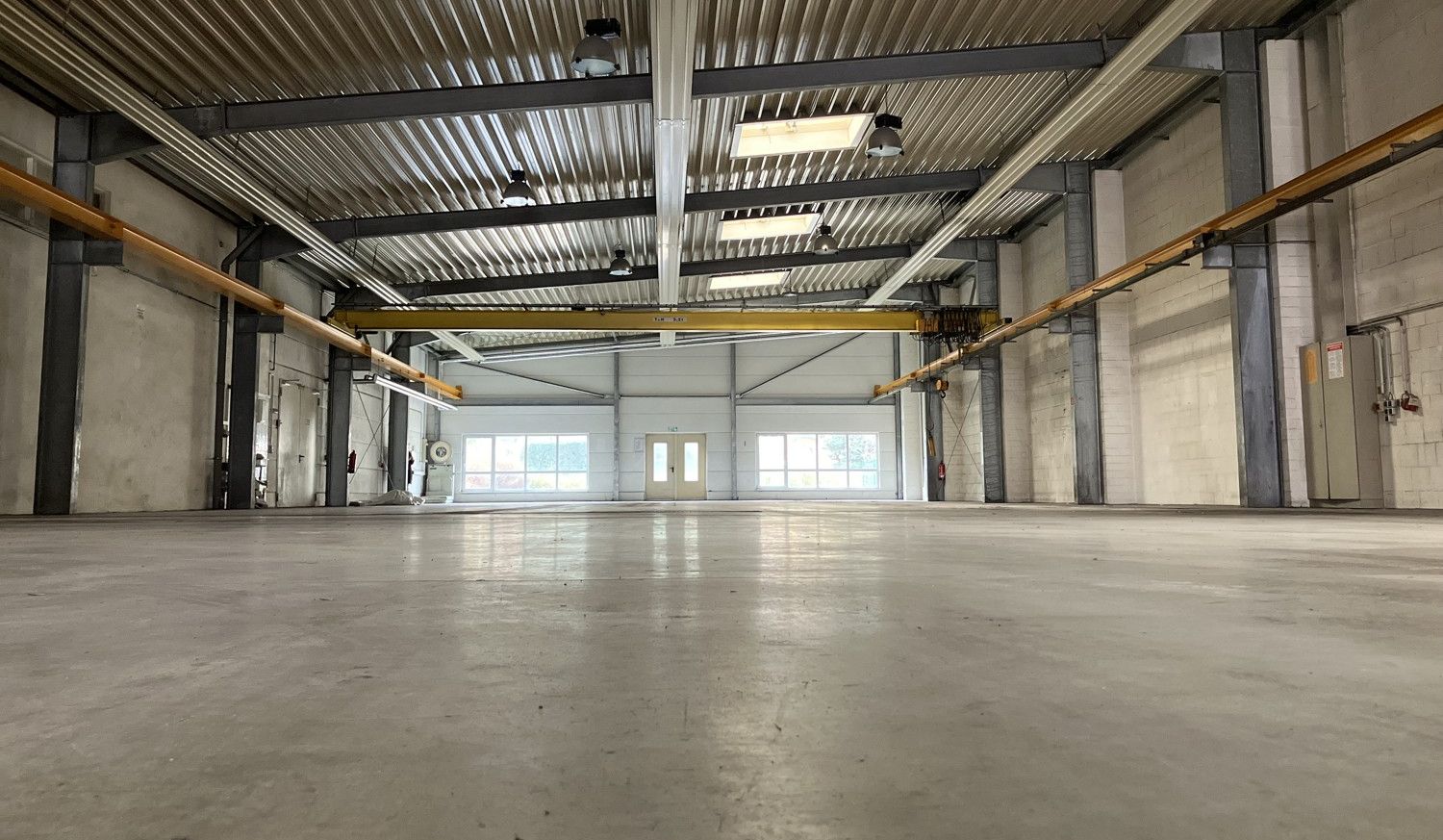 Halle innen 1