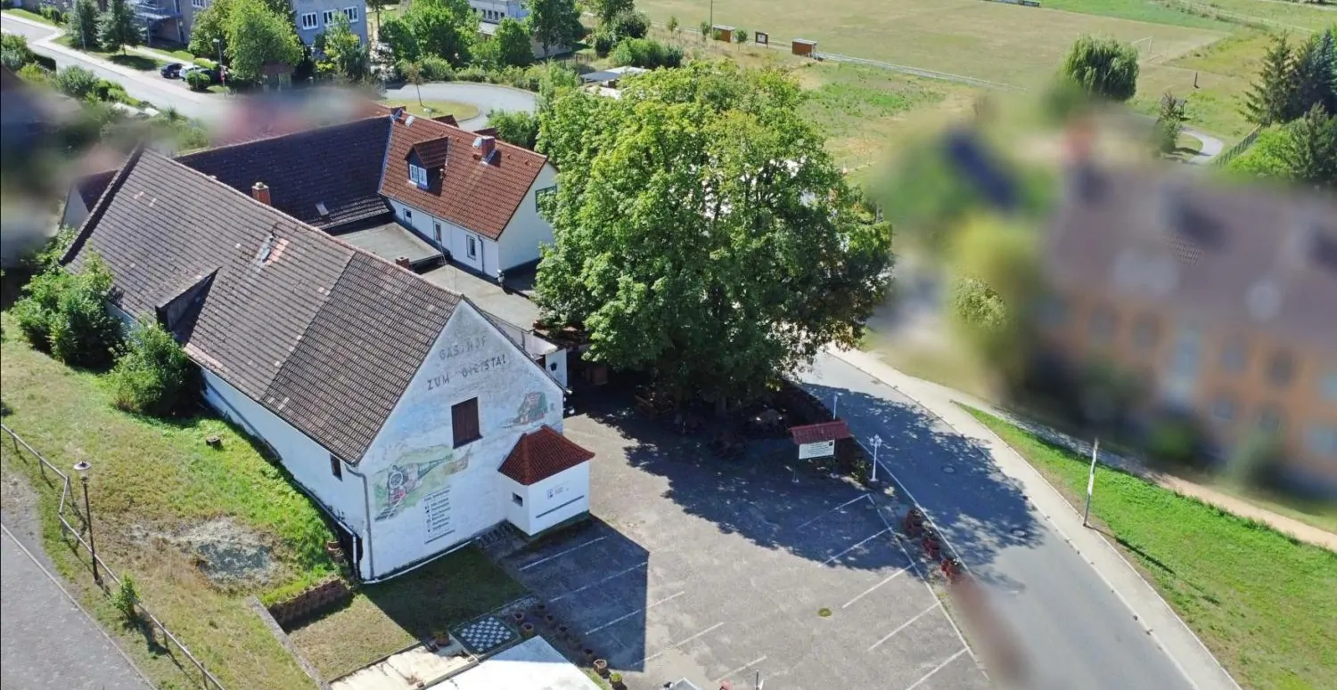 Historischer Dreiseitenhof: Einzigartiger Gasthof in Golmsdorf