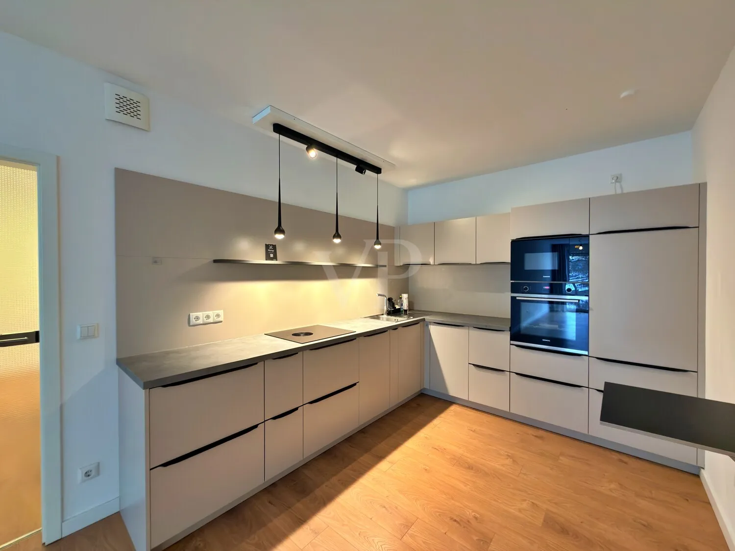 Exklusives Wohngefühl, moderne Vier-Zimmer-Wohnung