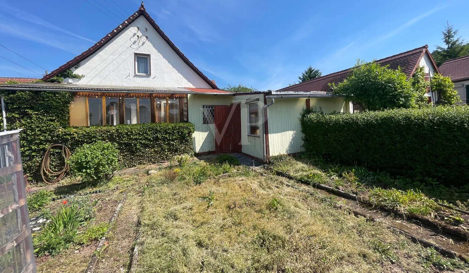 Wohnhaus mit Nebengelass in Jena-Drackendorf