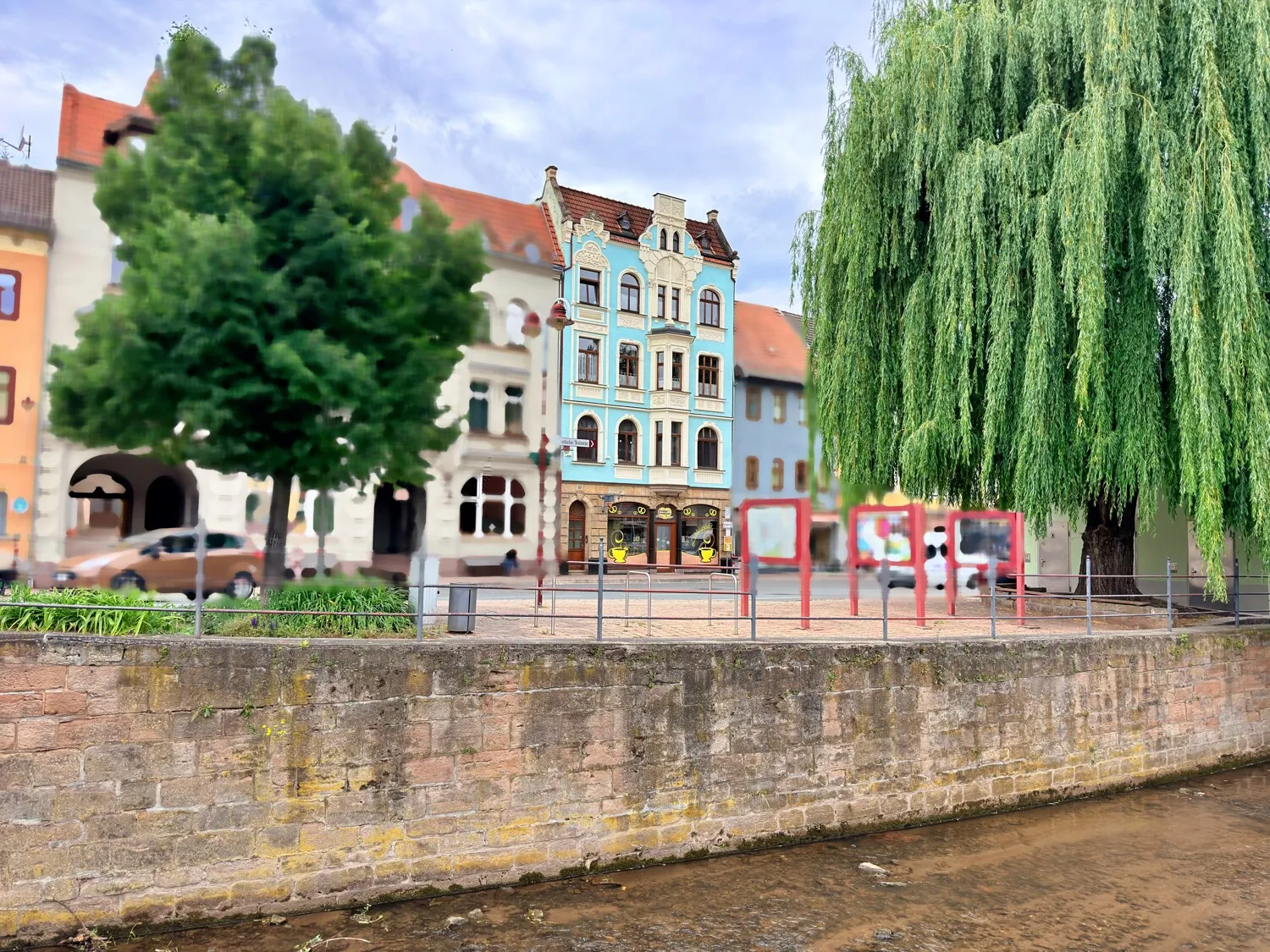 Wohn- und Geschäftshaus in Stadtroda: Großzügigkeit trifft Geschichte