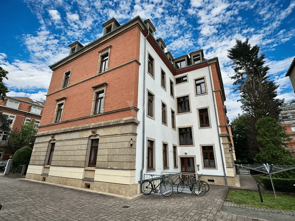 Rückansicht Wohn- und Geschäftshaus