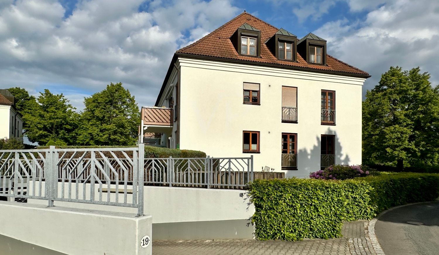 Tiefgarageneinfahrt
