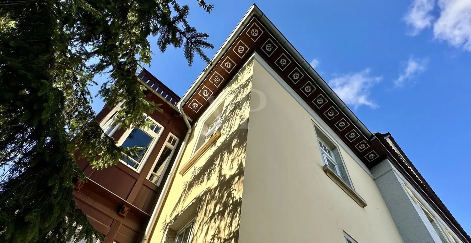 Hausecke mit Denkmaldetails