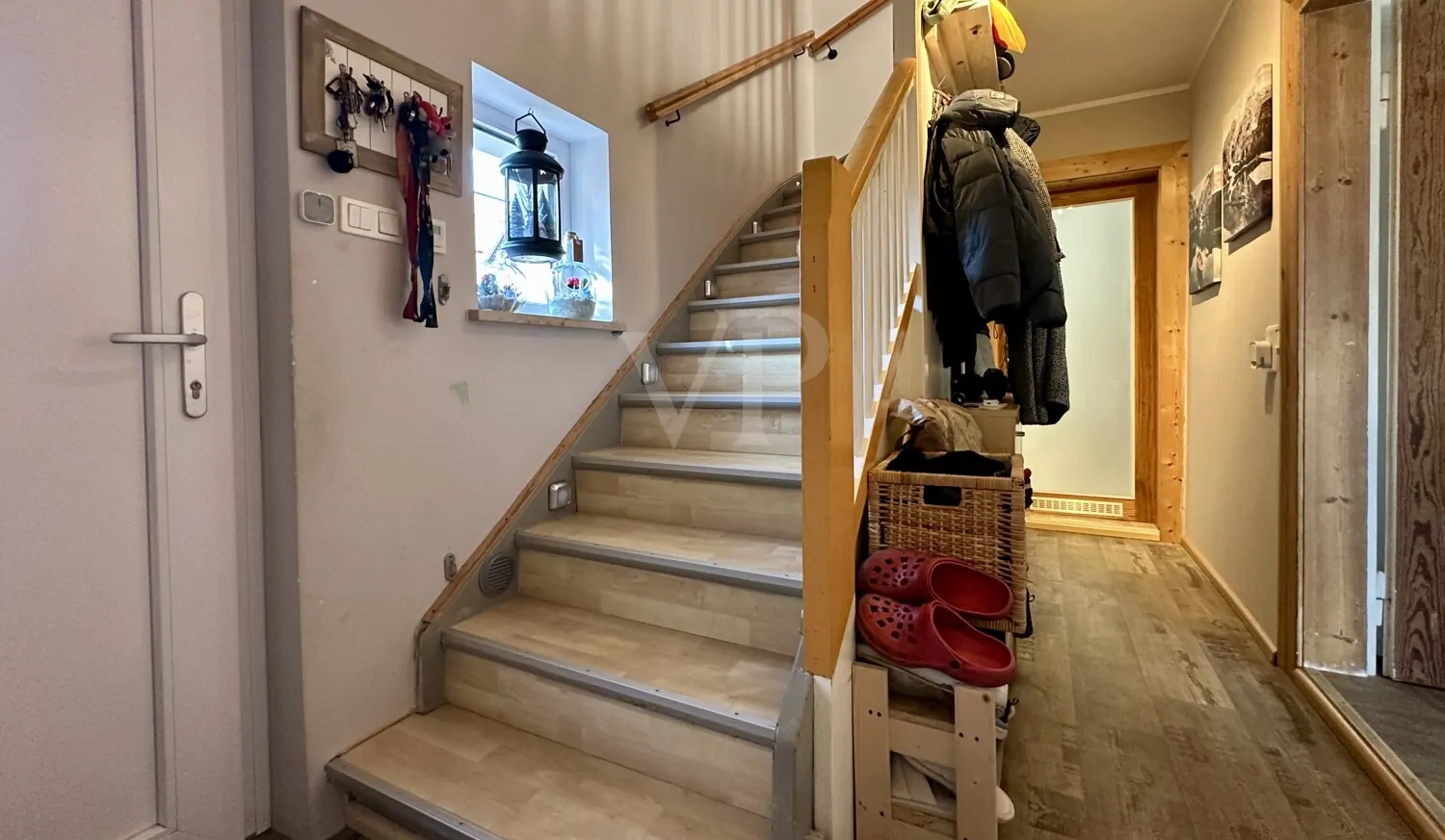 Flur mit Treppenaufgang