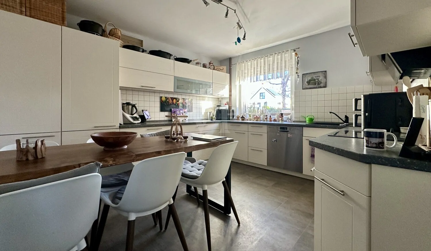 hochwertige Einbauküche