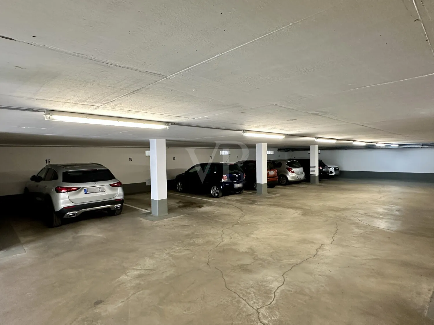 Tiefgarage der Hausnummer 21