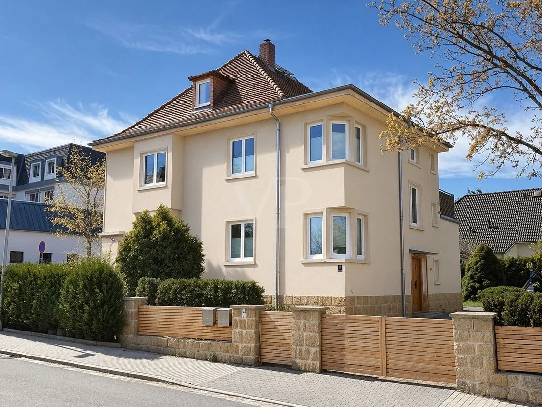 Außenansicht mit KI-generierter, neuer Fassade