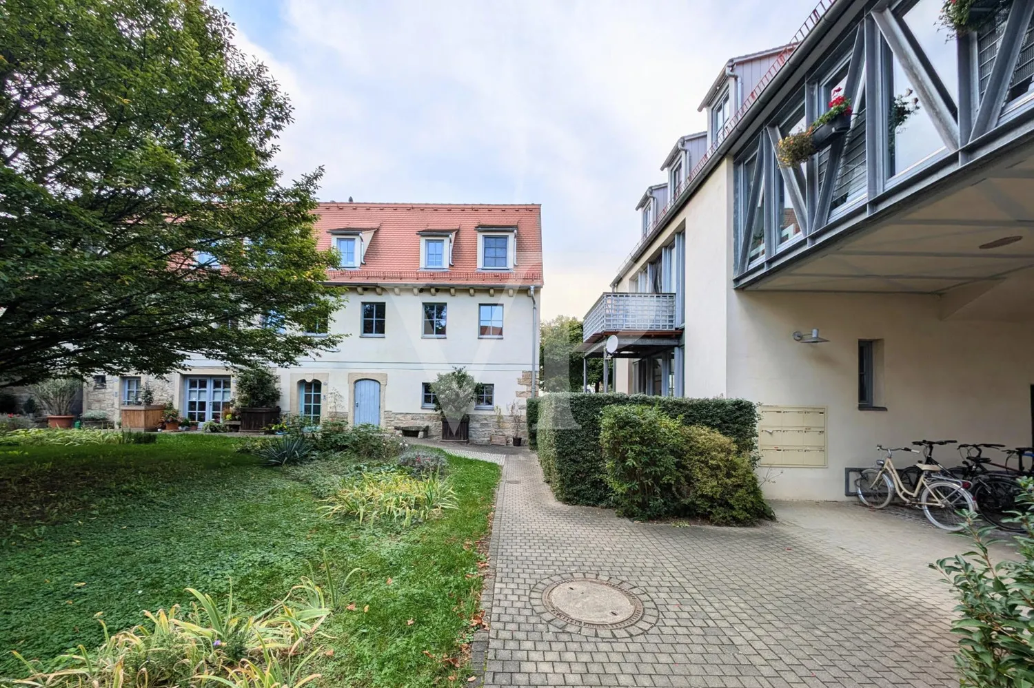 Attractive penthouse apartment in Dresden-Cossebaude