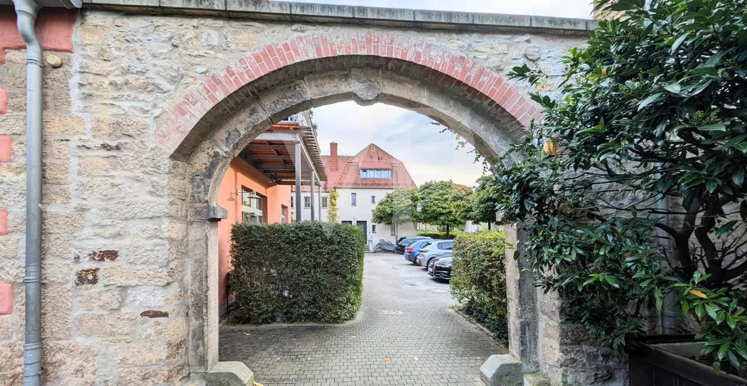 Durchgang zum Parkplatz