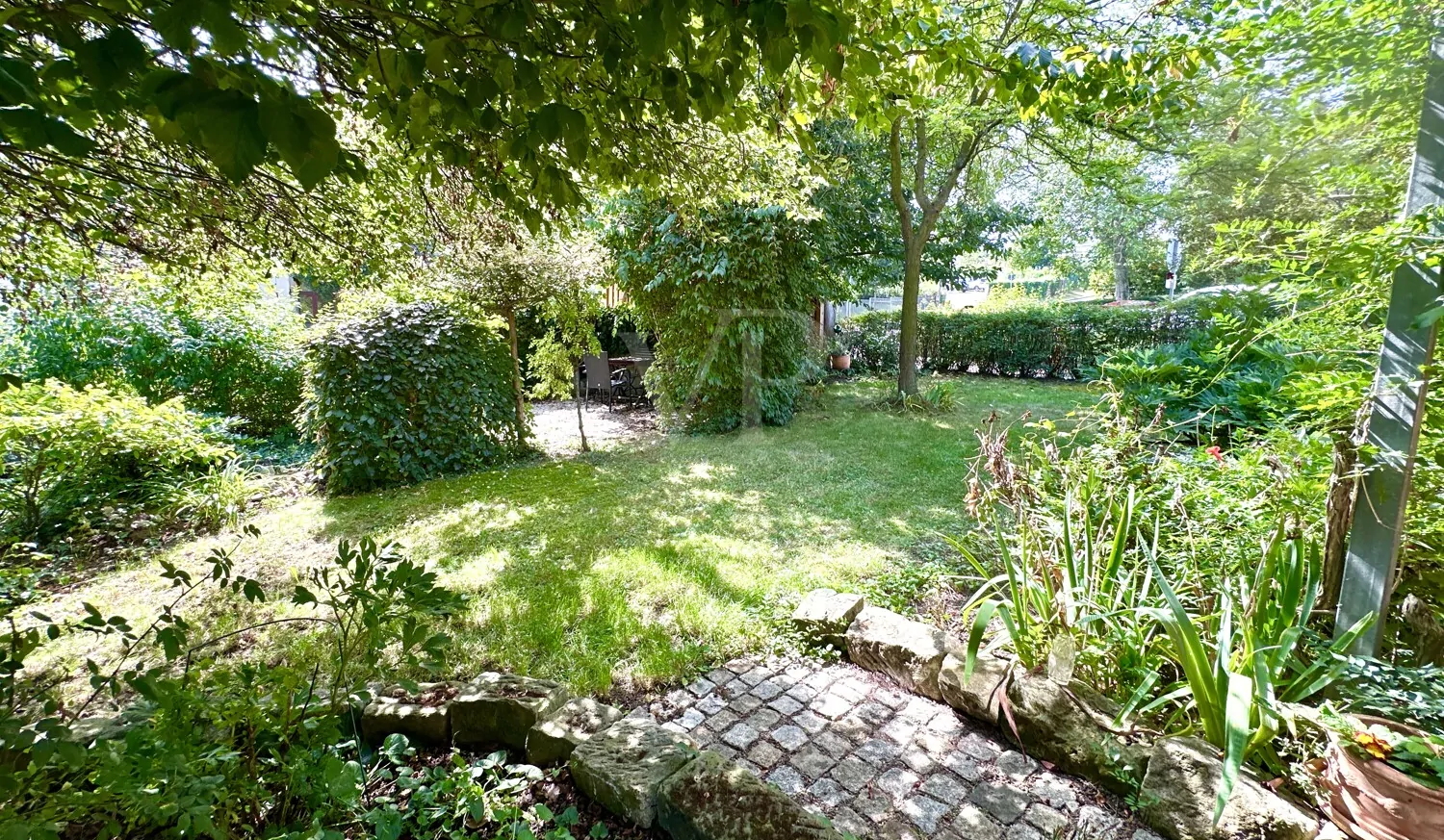 Blick in den angelegten Garten