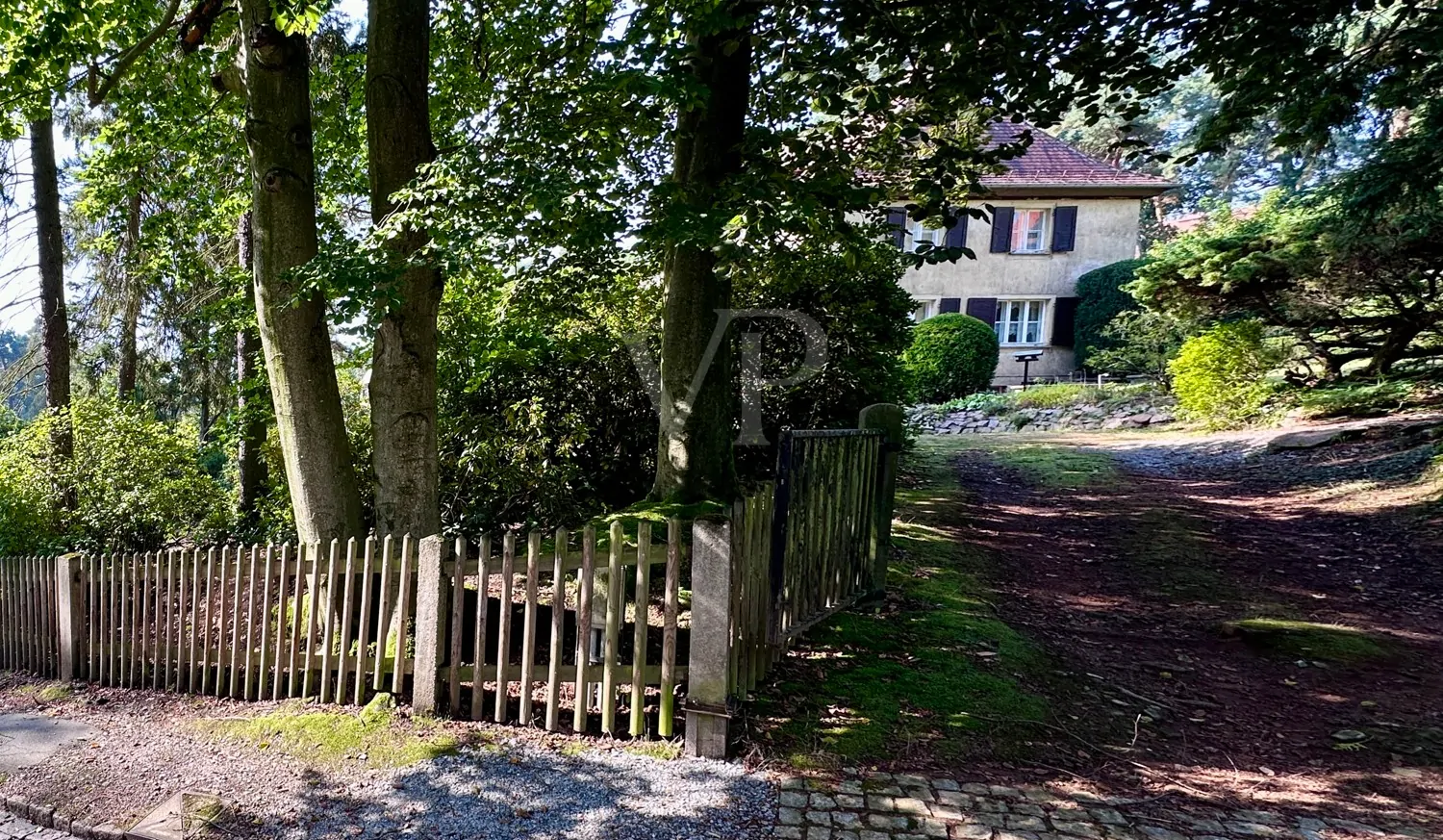 Zufahrt zum Grundstück