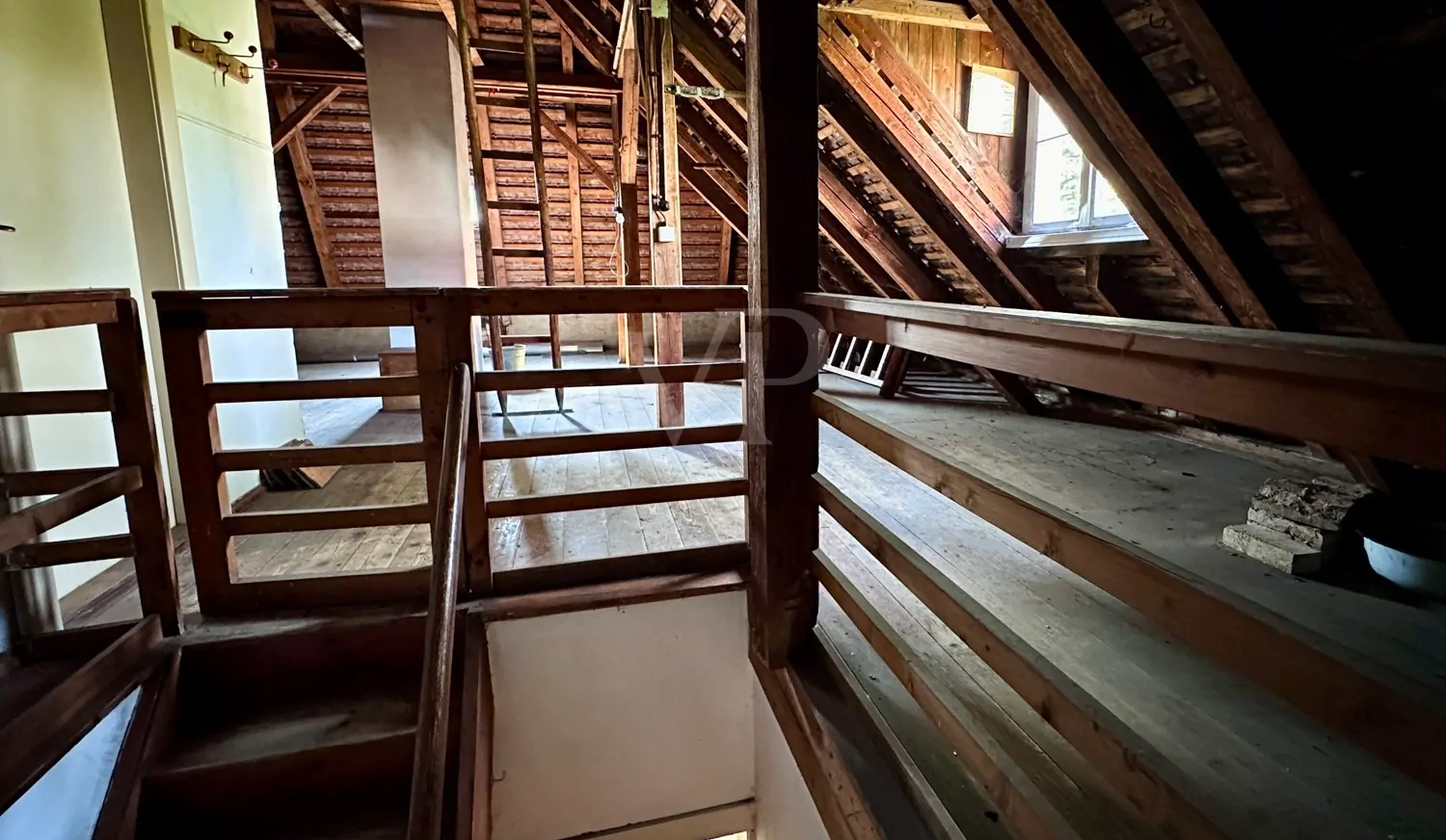 Dachboden als Ausbaureserve inkl. Treppenaufgang