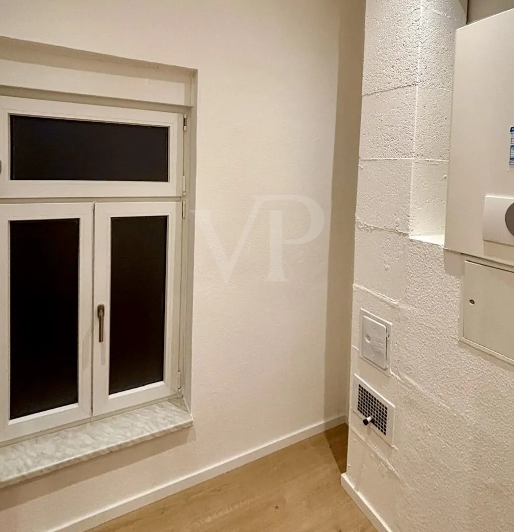 Abstellraum, begehbar durch die Küche