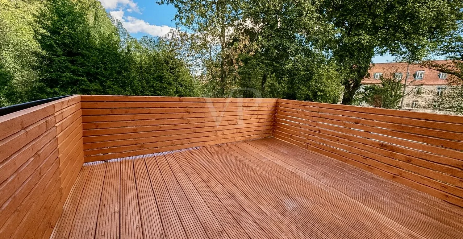 Ruhige, rückwärtige Terrasse