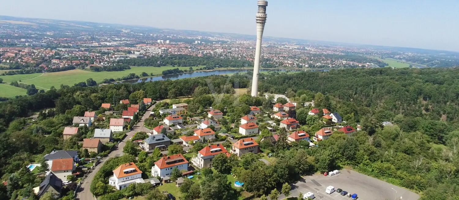 Weitblick mit Fernsehturm - Drohnenaufnahme