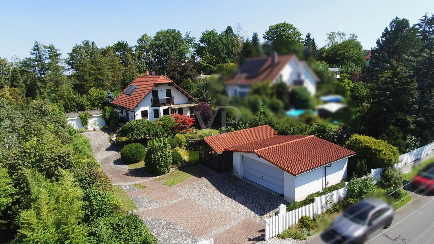 Drohnenaufnahme-Grundstück + Bauten