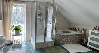 von_poll_real_estate_property_QE999_image_1