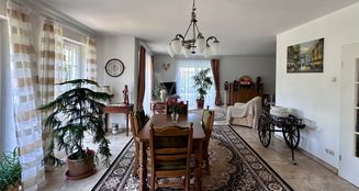 von_poll_real_estate_property_QE999_image_15