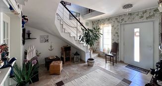 von_poll_real_estate_property_QE999_image_3