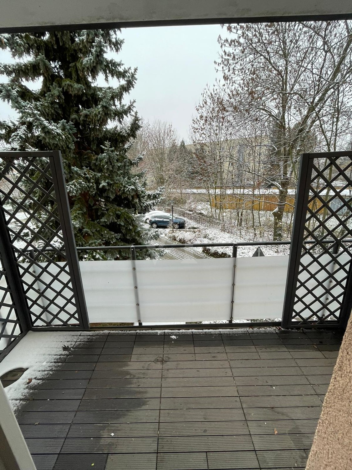 Balkon mit Blick in den Innenhof