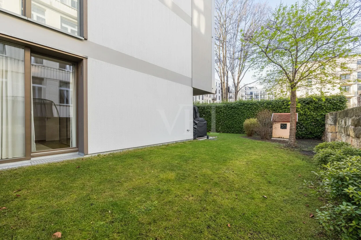 zugehöriger Garten vor dem Schlafzimmer
