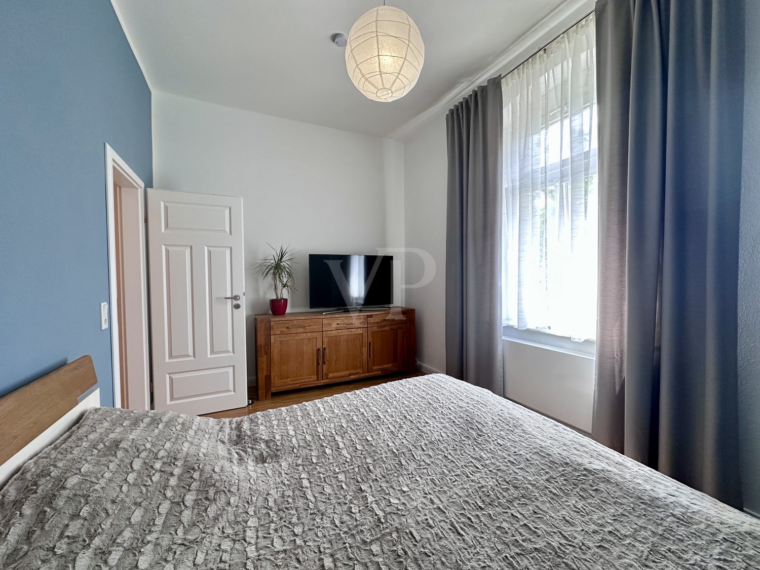 Schlafzimmer 1