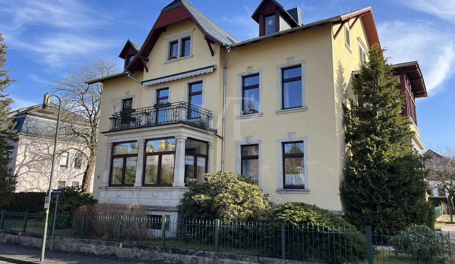 Straßenansicht