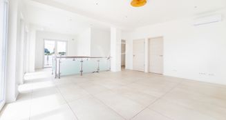 von_poll_real_estate_property_23071080k_image_2