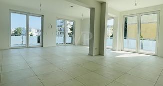 von_poll_real_estate_property_23071011-14_image_1