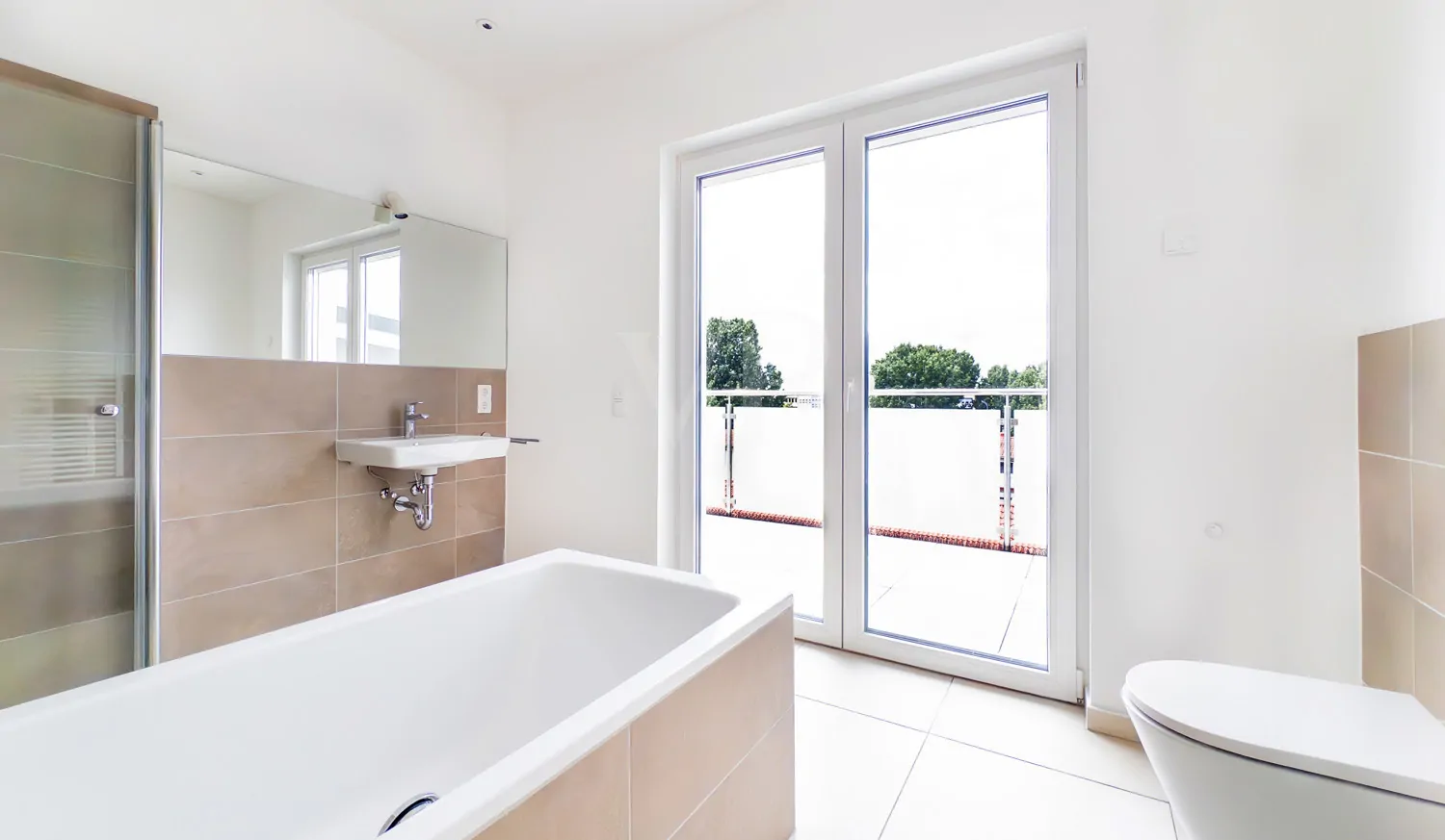 einladendes Dusch- und Wannenbad