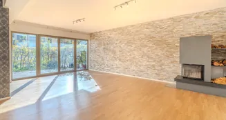 von_poll_real_estate_property_25463014B_image_25