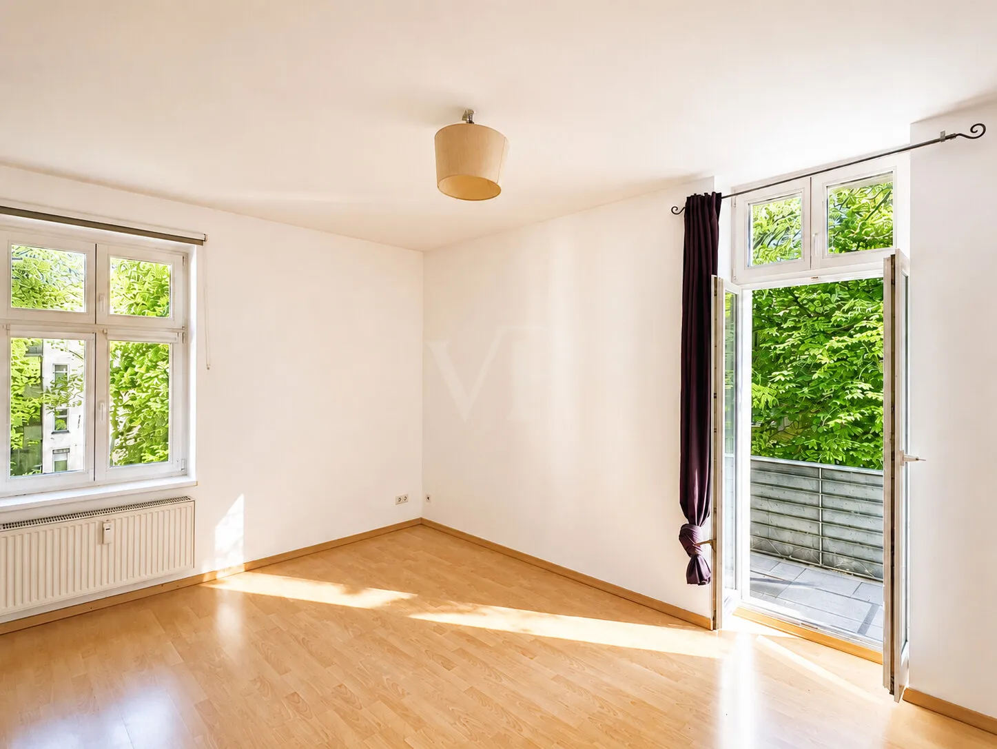 Zimmer - Zugang zum Balkon