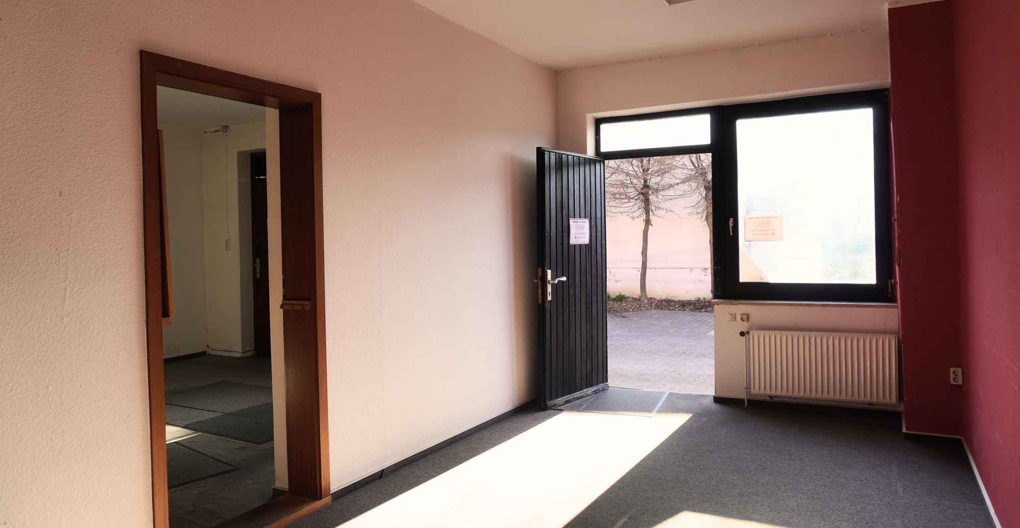 .Eingang Büro
