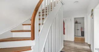 von_poll_real_estate_property_25471021.10_image_3